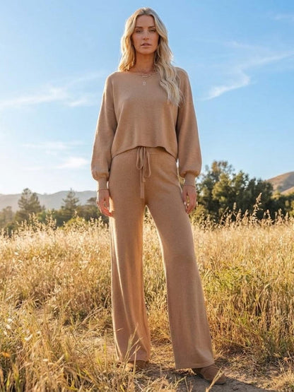 Hailey | Women's Cropped Sweatshirt and Wide-Leg Pants Lounge Set