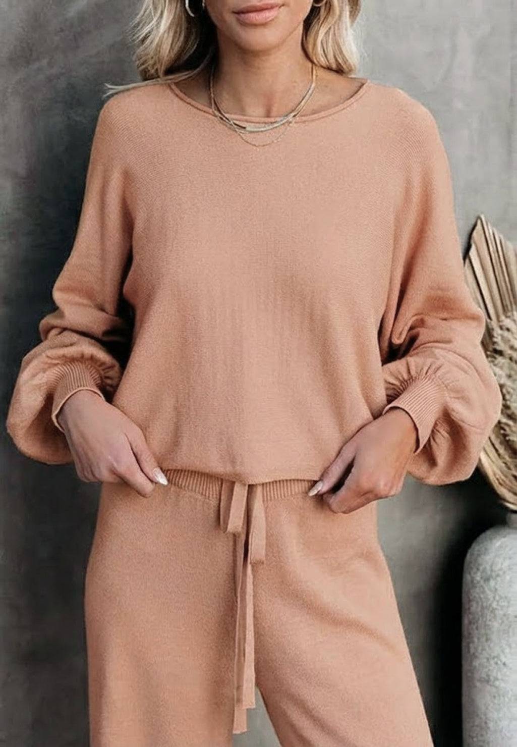 Hailey | Women's Cropped Sweatshirt and Wide-Leg Pants Lounge Set
